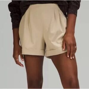 Lululemon Practical Play Shorts Womens Size 0 Beechwood Pleated Athleisure  XS